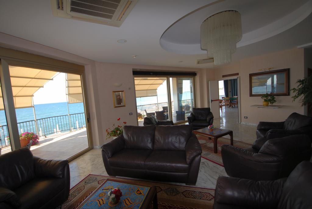 Grand Hotel L'Approdo Terracina Eksteriør billede