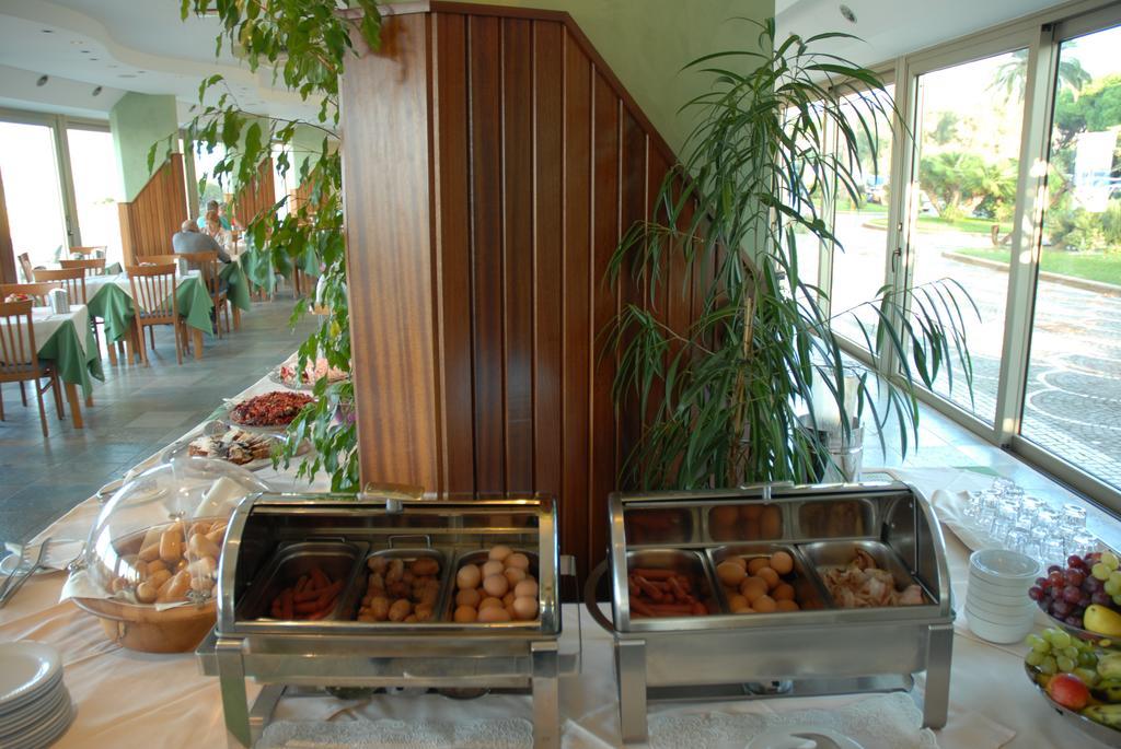 Grand Hotel L'Approdo Terracina Eksteriør billede