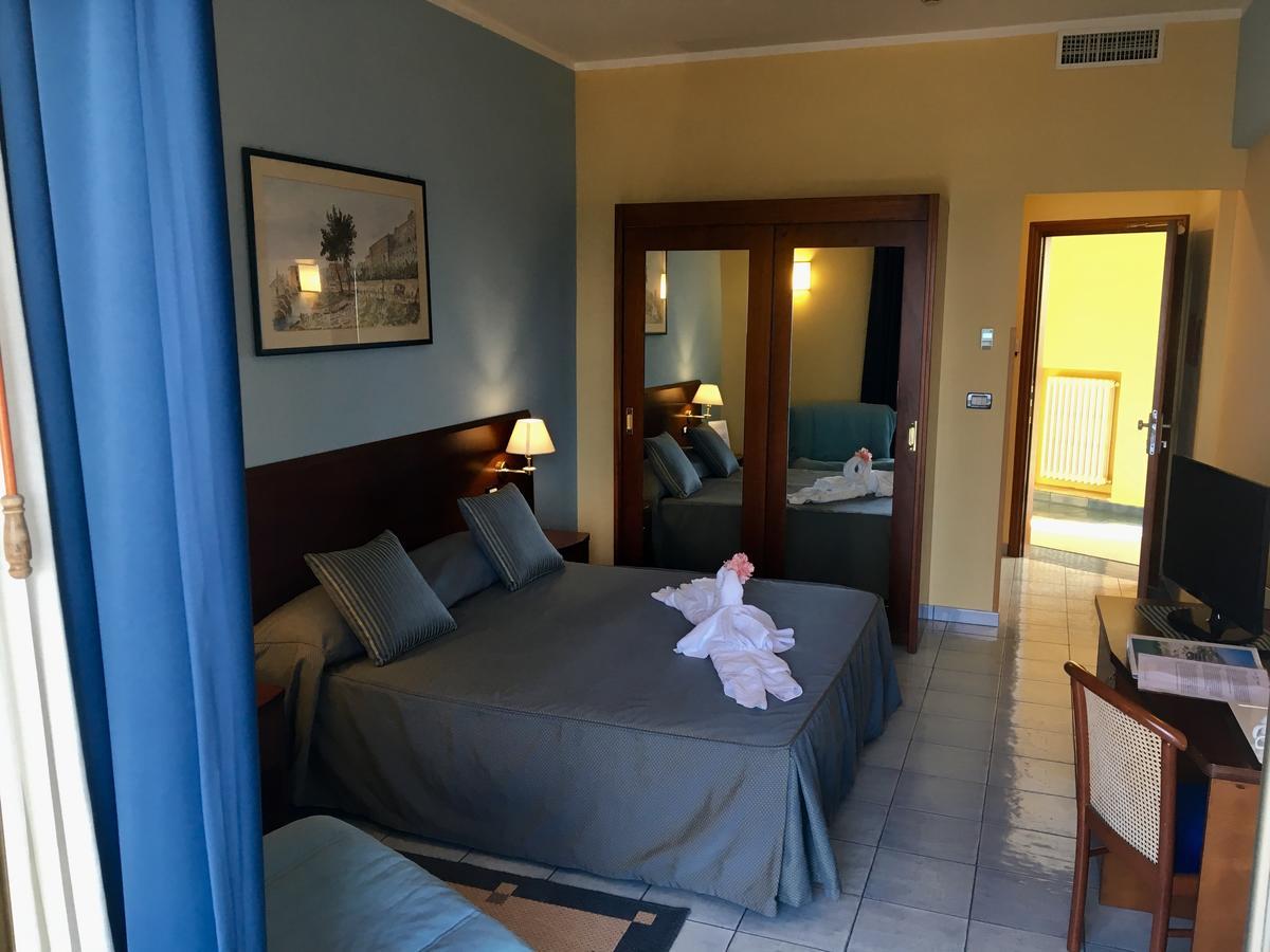 Grand Hotel L'Approdo Terracina Eksteriør billede